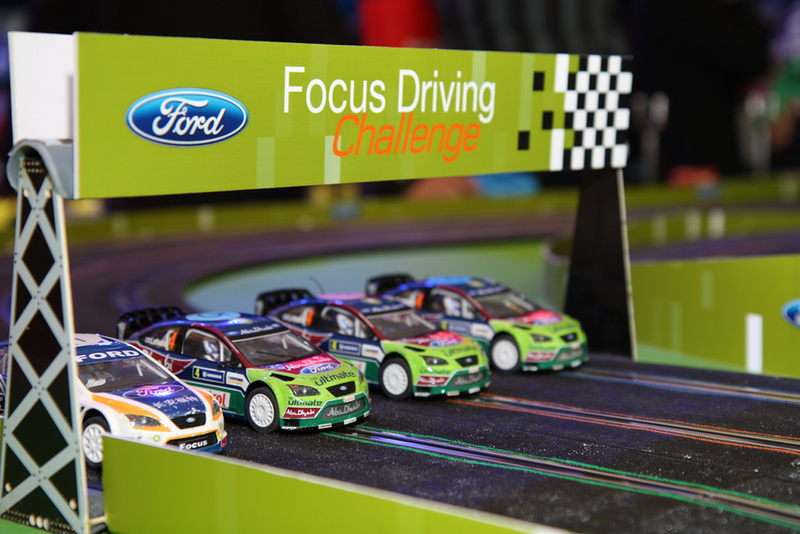 Illustration for article titled 2009 Ford Fiesta Gets Cirque Du Soleil'd In Shanghai